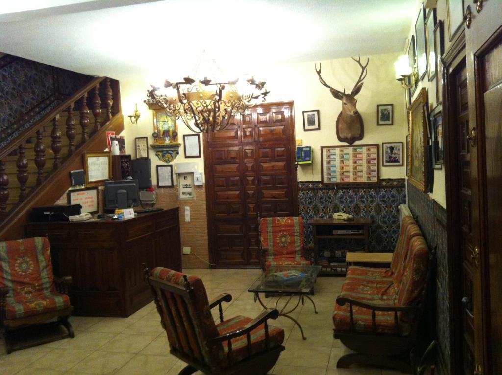 Hostal Paracuellos 파라쿠엘로스데자라마 외부 사진