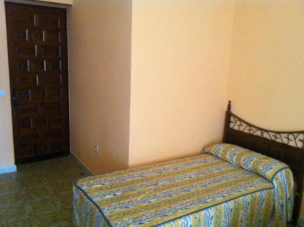 Hostal Paracuellos 파라쿠엘로스데자라마 외부 사진