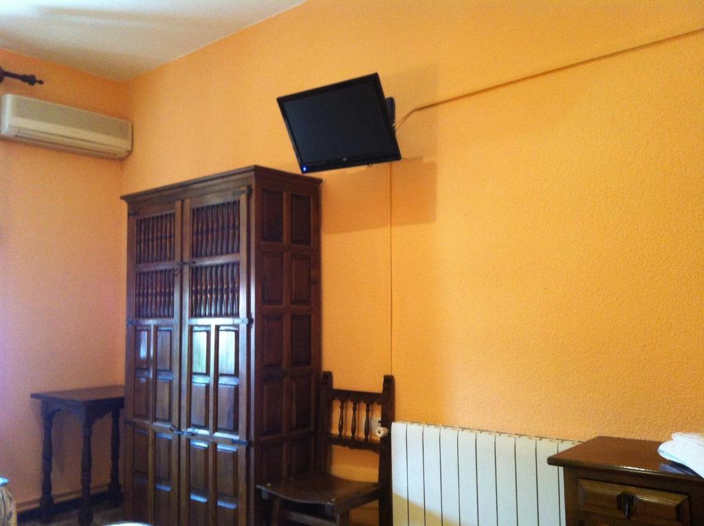 Hostal Paracuellos 파라쿠엘로스데자라마 외부 사진