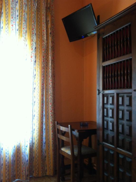 Hostal Paracuellos 파라쿠엘로스데자라마 외부 사진