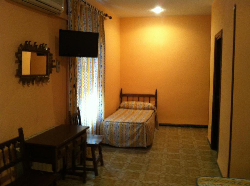 Hostal Paracuellos 파라쿠엘로스데자라마 외부 사진